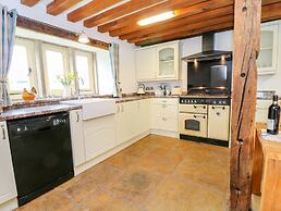 Woodthorpe Cruck Cottage