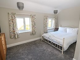 27 Whitegates