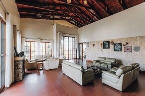 Gorilla Heights Lodge