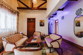 Gorilla Heights Lodge