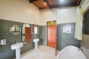 Gorilla Heights Lodge