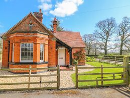 South Lodge - Longford Hall Farm Holiday Cottages
