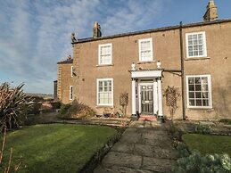 Sneaton Hall Apartment 4