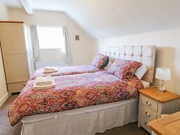 Ardsley Cottage - Longford Hall Farm Holiday Cottages