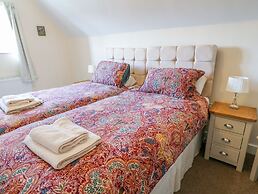 Ardsley Cottage - Longford Hall Farm Holiday Cottages