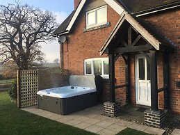 Ardsley Cottage - Longford Hall Farm Holiday Cottages