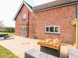 Ardsley Cottage - Longford Hall Farm Holiday Cottages