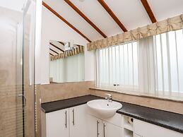 Tyn Towyn - Ty Glas Golau