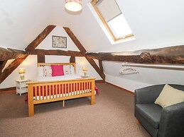 Old Hall Barn 4