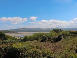 Bryn Y Mor, Borth Y Gest