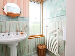 Bryn Y Mor, Borth Y Gest