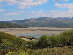 Bryn Y Mor, Borth Y Gest