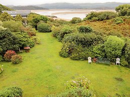 Bryn Y Mor, Borth Y Gest