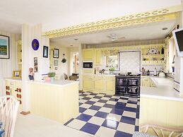 Bryn Y Mor, Borth Y Gest