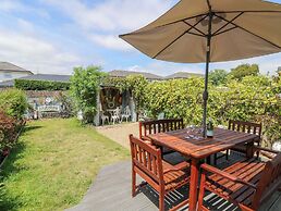 32 Cranleigh Close