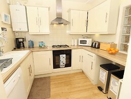 32 Cranleigh Close