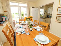32 Cranleigh Close