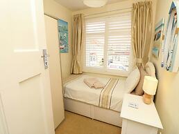 32 Cranleigh Close