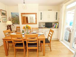 32 Cranleigh Close