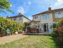 32 Cranleigh Close