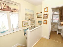 32 Cranleigh Close