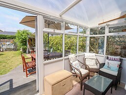 32 Cranleigh Close
