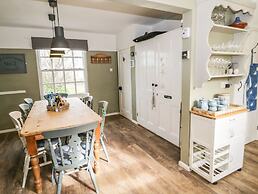 2 Old Coastguard House