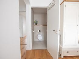 Onshore 6 - Newquay Towan Beach View