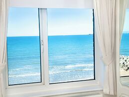 Weymouth Bay Apartment C