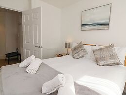 Admiral's Quarter Apartment 4