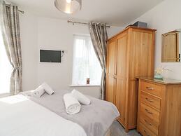 Admiral's Quarter Apartment 4