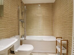 Admiral's Quarter Apartment 4