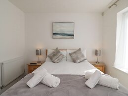 Admiral's Quarter Apartment 4