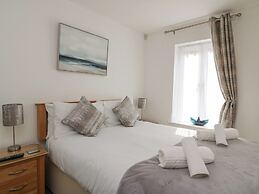 Admiral's Quarter Apartment 4