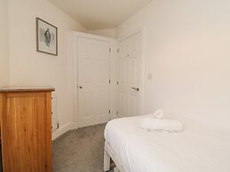 Admiral's Quarter Apartment 4