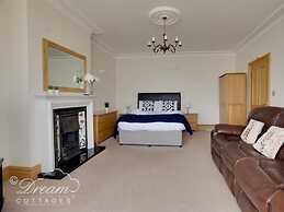 Beach View Apartment 2