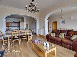 Beach View Apartment 2