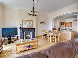 Beach View Apartment 2