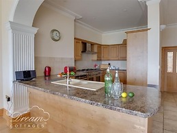 Beach View Apartment 2