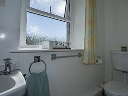 17 Victoria Terrace - Perthi