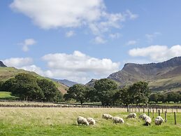 17 Victoria Terrace - Perthi