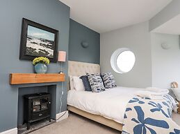 Min Y Mor Trearddur Bay