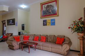 SPOT ON 1767 Villa Anggur Panderman