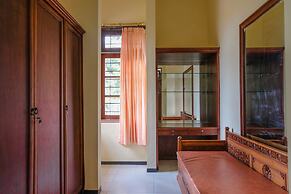 SPOT ON 1767 Villa Anggur Panderman