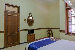 SPOT ON 1767 Villa Anggur Panderman