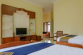 SPOT ON 1767 Villa Anggur Panderman