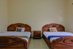 SPOT ON 1767 Villa Anggur Panderman