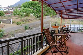 SPOT ON 1767 Villa Anggur Panderman