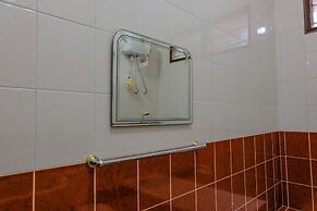 SPOT ON 1767 Villa Anggur Panderman