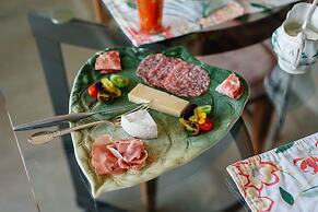 Vineyard Views Country House